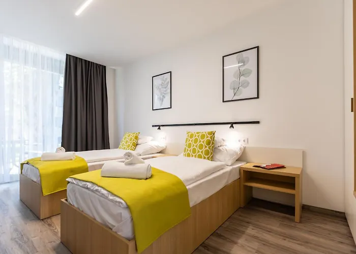 מלון Neka Village 3*