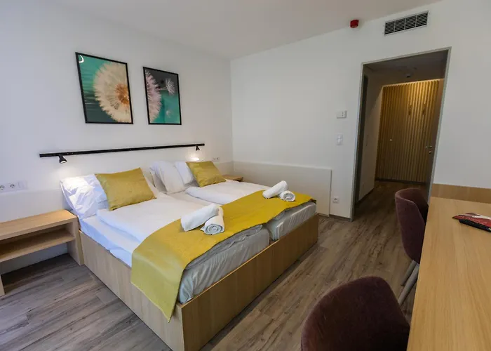 Otel Neka Village 3*